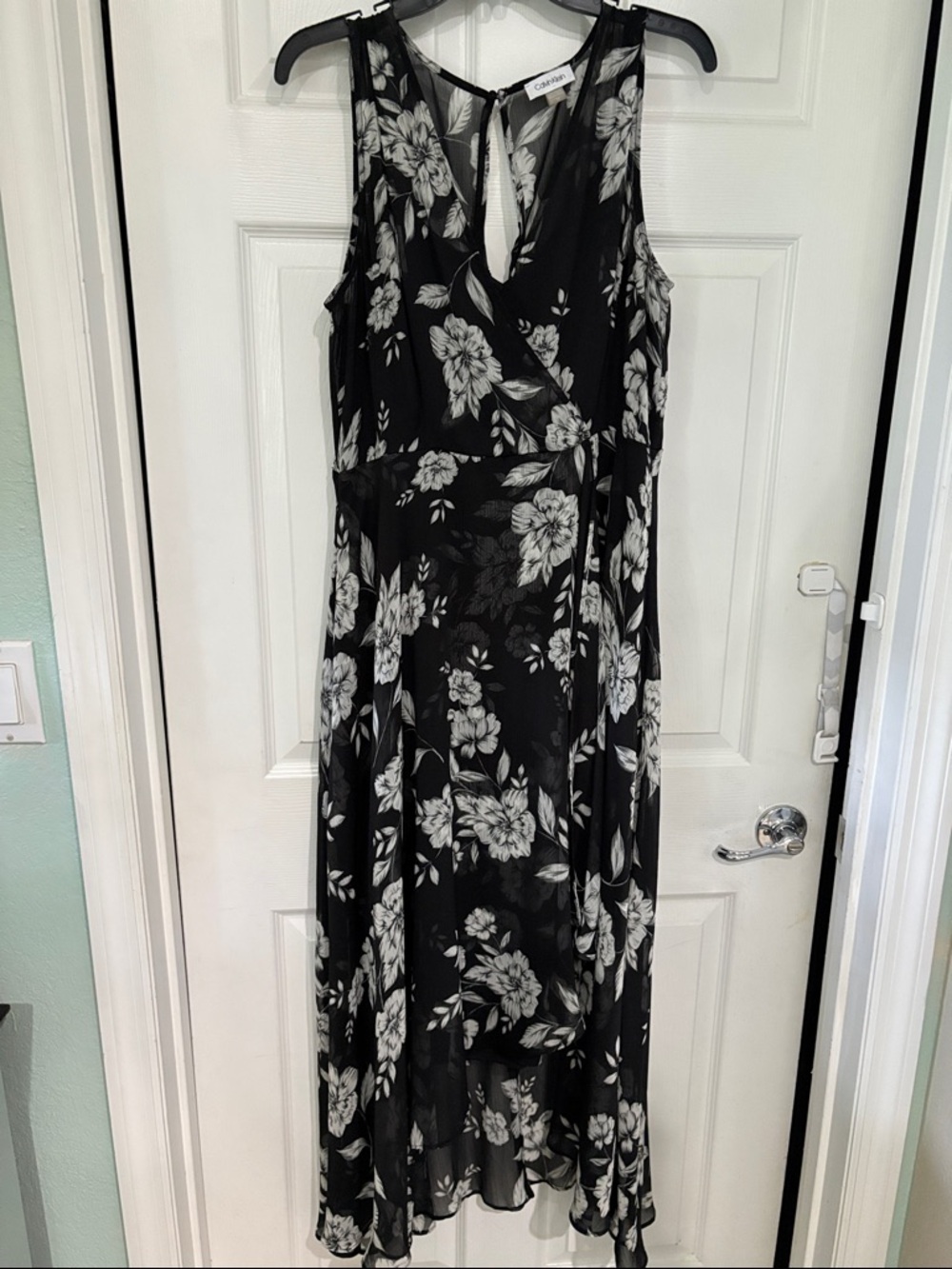 Size 14 Calvin Klein Black & White Floral High-Low Maxi Dress